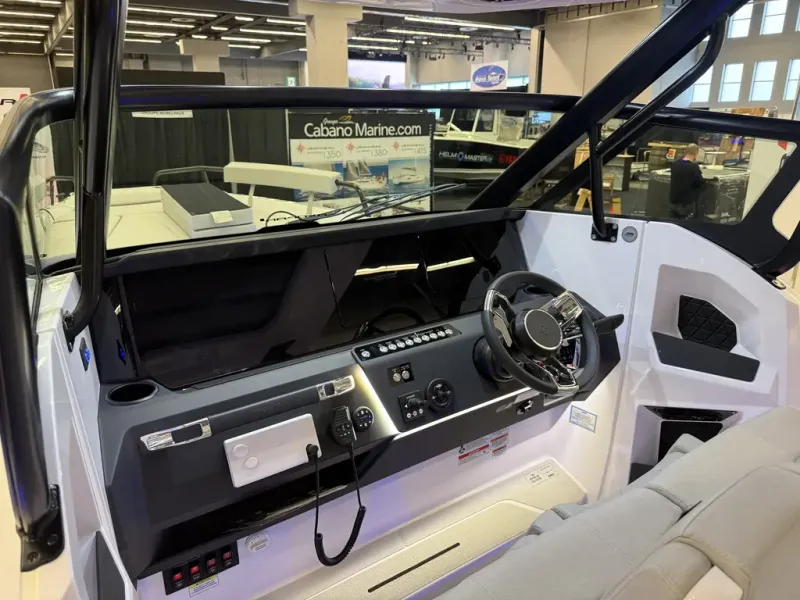 Slide: The Image of Axopar 29 SUN TOP 2026 - 11