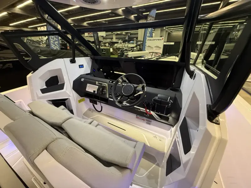 Slide: The Image of Axopar 29 SUN TOP 2026 - 13