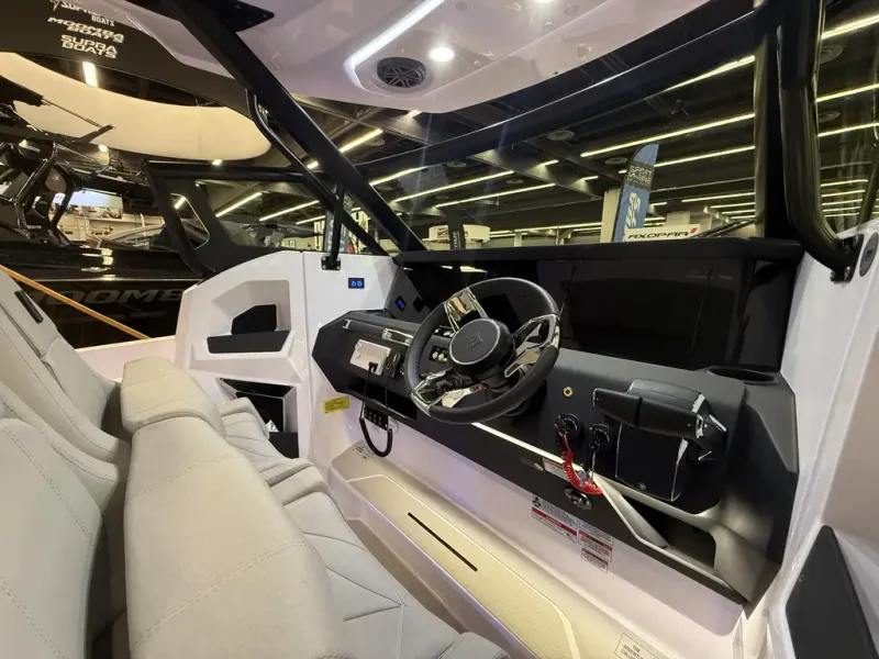 Slide: The Image of Axopar 29 SUN TOP 2026 - 14