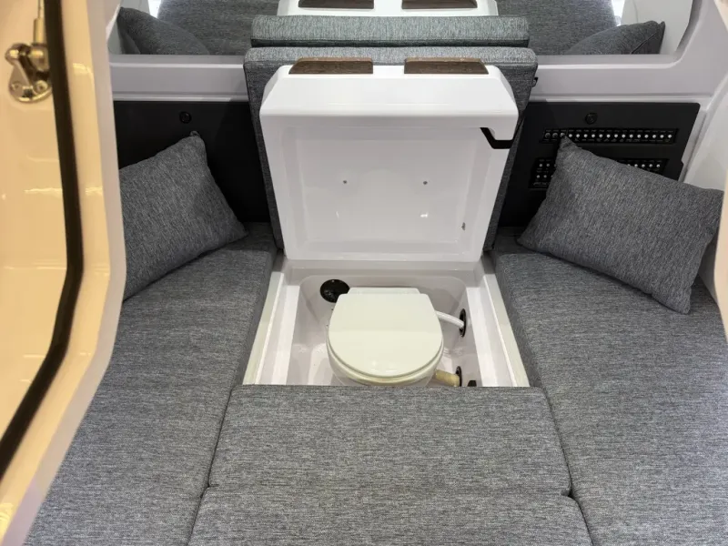 Slide: The Image of Axopar 29 SUN TOP 2026 - 18