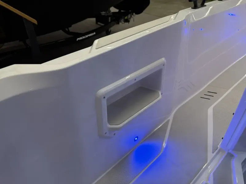 Slide: The Image of Axopar 29 SUN TOP 2026 - 21