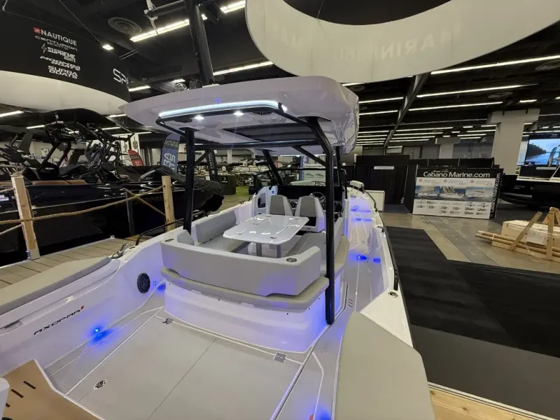 Slide: The Image of Axopar 29 SUN TOP 2026 - 3