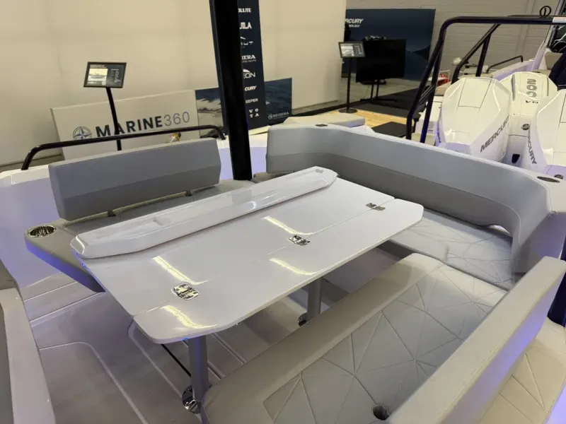 Slide: The Image of Axopar 29 SUN TOP 2026 - 7