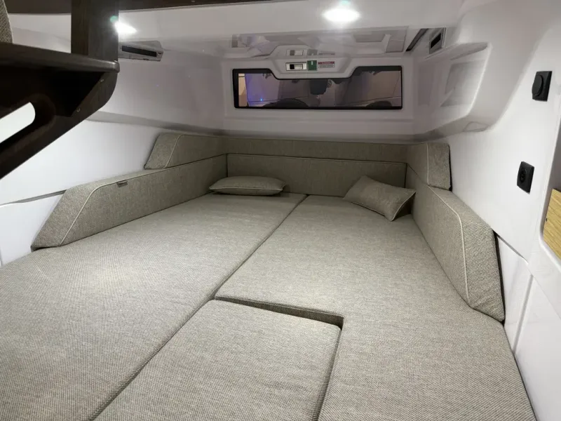 Slide: The Image of Axopar 29 XC CROSS CABIN 2026 - 12