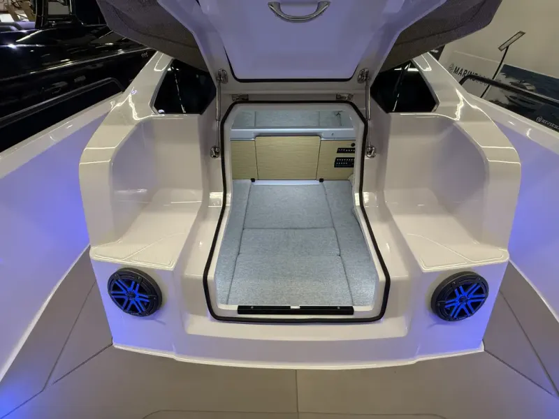 Slide: The Image of Axopar 29 XC CROSS CABIN 2026 - 17