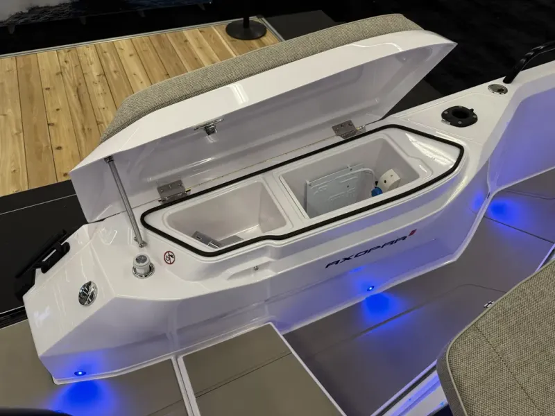 Slide: The Image of Axopar 29 XC CROSS CABIN 2026 - 24