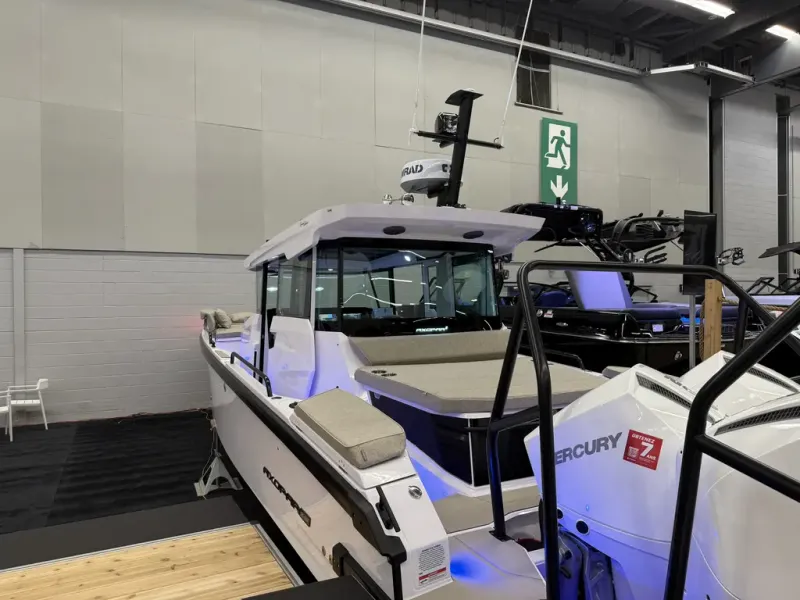 Slide: The Image of Axopar 29 XC CROSS CABIN 2026 - 3