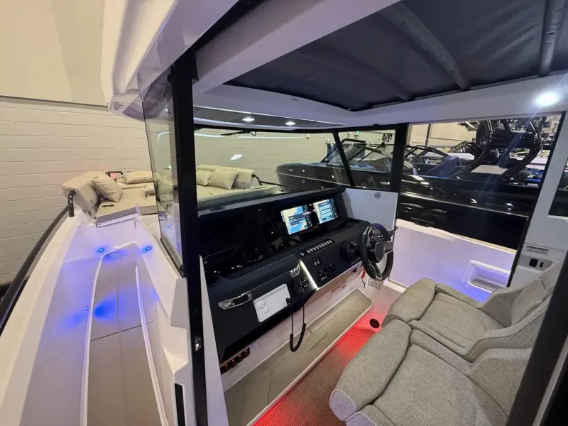 Slide: The Image of Axopar 29 XC CROSS CABIN 2026 - 5