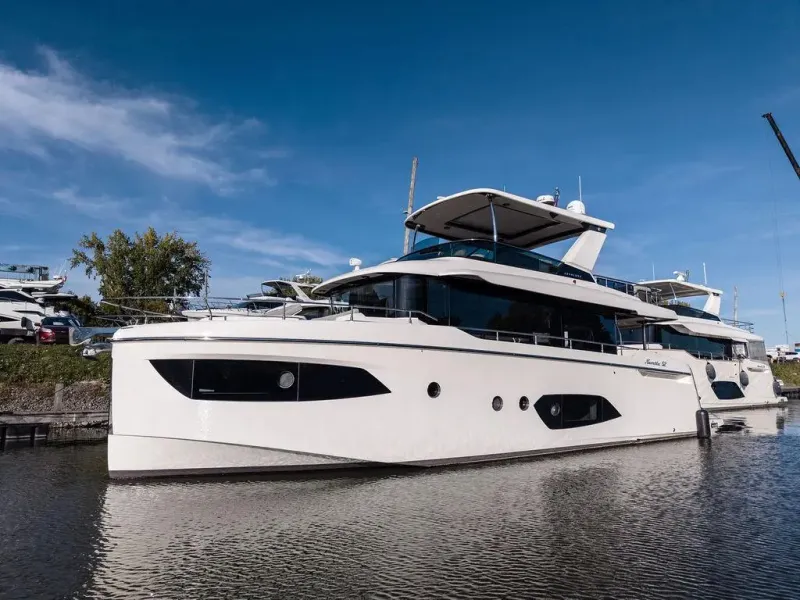 The Image of Absolute NAVETTA 52 2022 - 0