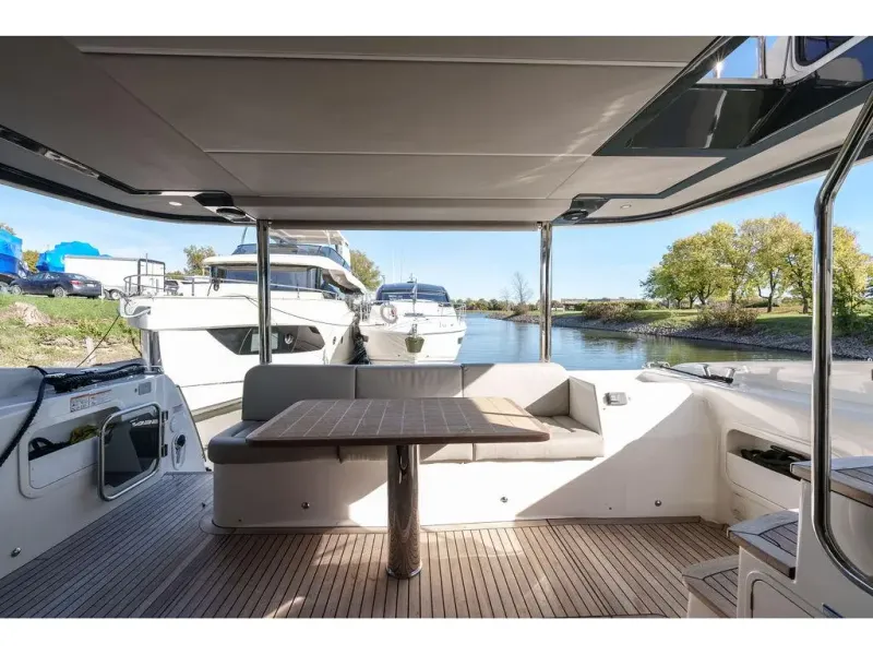 Slide: The Image of Absolute NAVETTA 52 2022 - 12