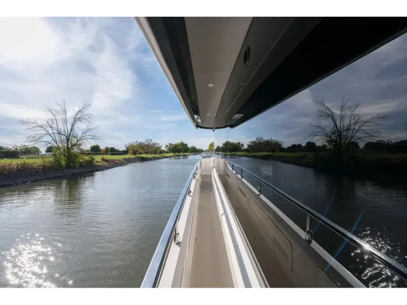 Slide: The Image of Absolute NAVETTA 52 2022 - 14