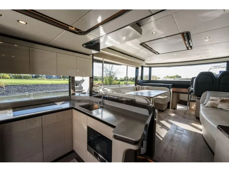 Slide: The Image of Absolute NAVETTA 52 2022 - 17