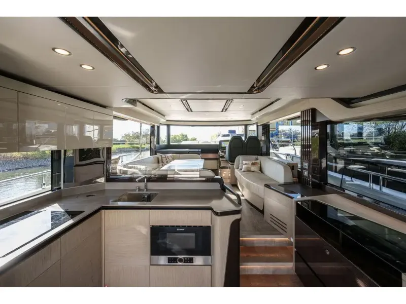 Slide: The Image of Absolute NAVETTA 52 2022 - 18