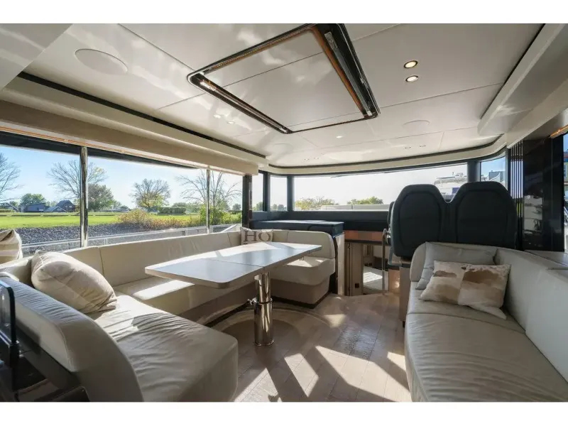 Slide: The Image of Absolute NAVETTA 52 2022 - 23