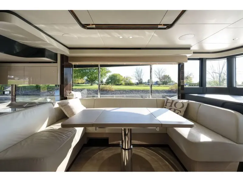 Slide: The Image of Absolute NAVETTA 52 2022 - 25