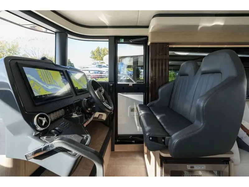 Slide: The Image of Absolute NAVETTA 52 2022 - 31