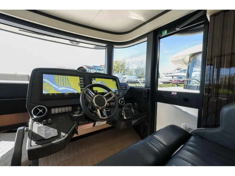 Slide: The Image of Absolute NAVETTA 52 2022 - 32