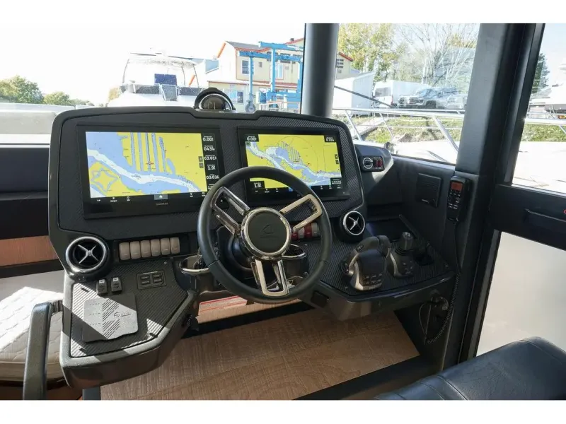 Slide: The Image of Absolute NAVETTA 52 2022 - 33