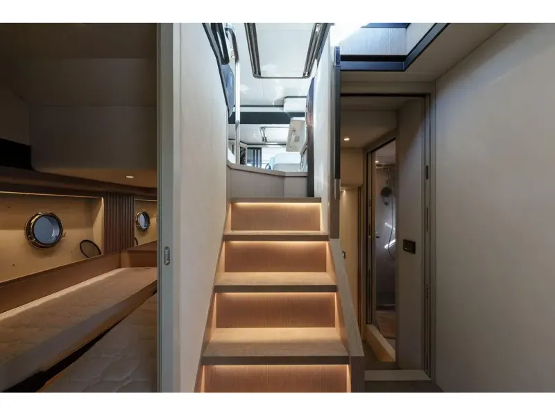 Slide: The Image of Absolute NAVETTA 52 2022 - 35