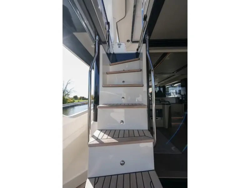 Slide: The Image of Absolute NAVETTA 52 2022 - 53