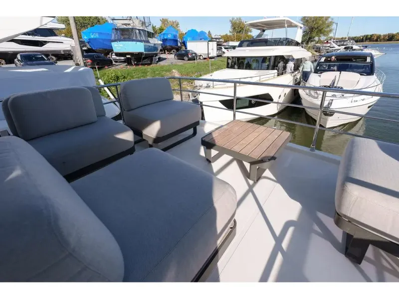 Slide: The Image of Absolute NAVETTA 52 2022 - 66