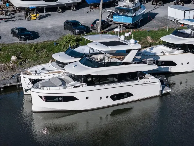 Slide: The Image of Absolute NAVETTA 52 2022 - 76