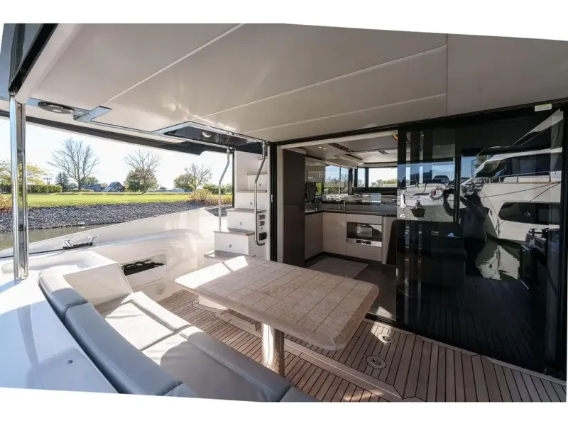 Slide: The Image of Absolute NAVETTA 52 2022 - 8