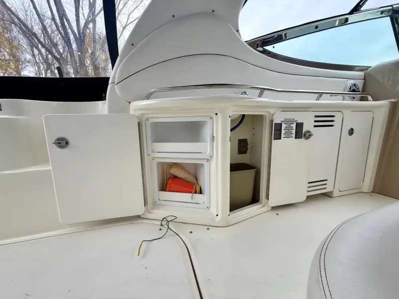 Slide: The Image of Sea Ray 360 SUNDANCER 2004 - 22