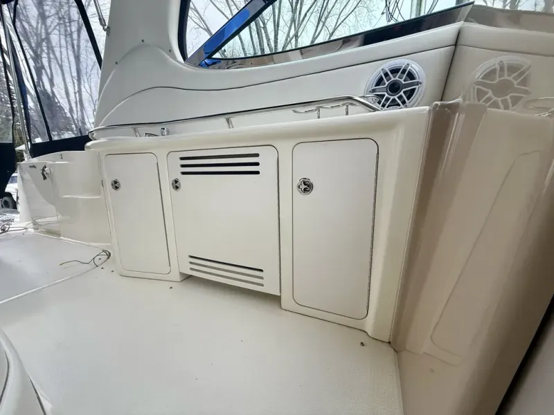Slide: The Image of Sea Ray 360 SUNDANCER 2004 - 23