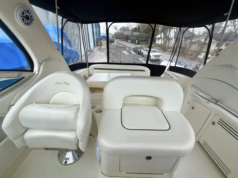 Slide: The Image of Sea Ray 360 SUNDANCER 2004 - 27
