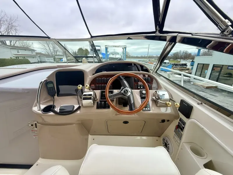Slide: The Image of Sea Ray 360 SUNDANCER 2004 - 31