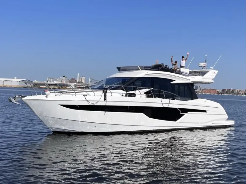 The Image of Galeon 500 FLY 2022 - undefined