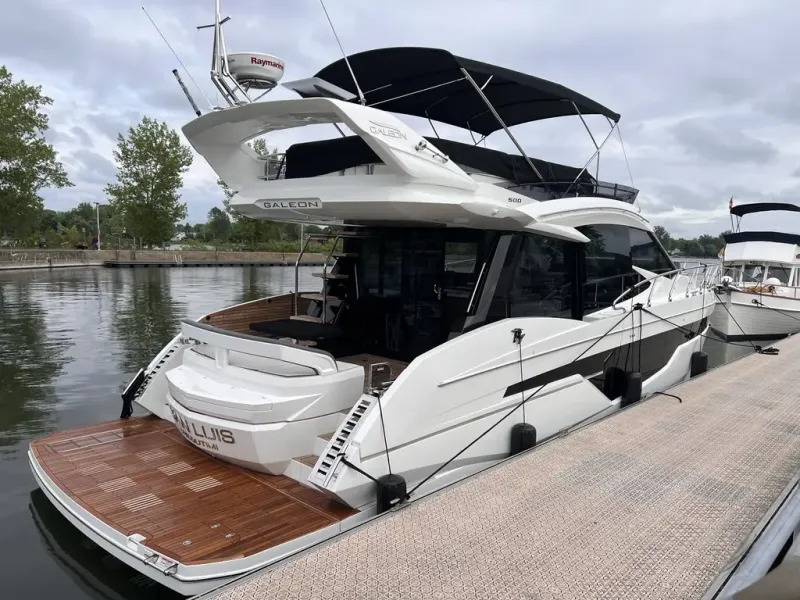 Slide: The Image of Galeon 500 FLY 2022 - 2