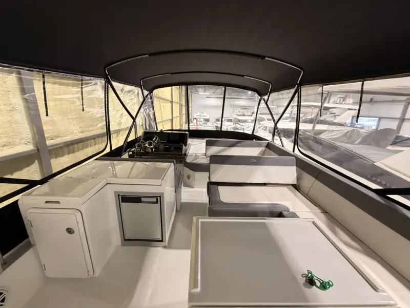 Slide: The Image of Galeon 500 FLY 2022 - 26