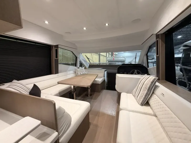 Slide: The Image of Galeon 500 FLY 2022 - 9
