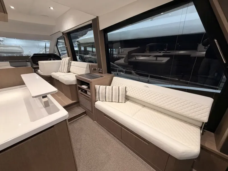 Slide: The Image of Galeon 500 FLY 2023 - 10