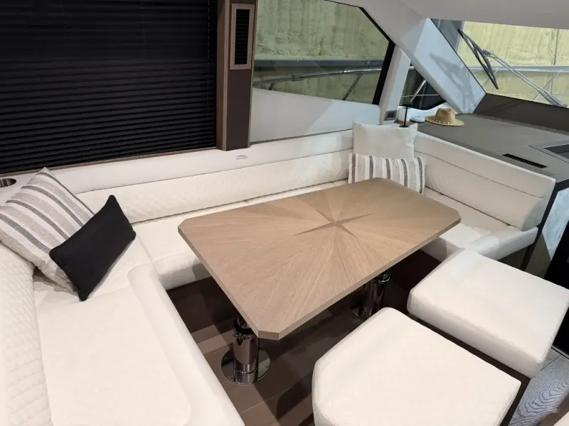Slide: The Image of Galeon 500 FLY 2023 - 12