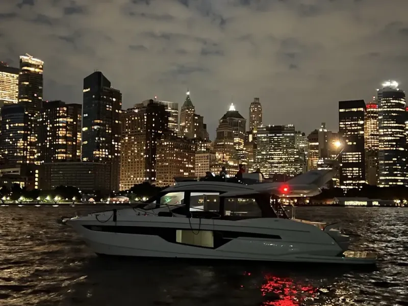 Slide: The Image of Galeon 500 FLY 2023 - 32