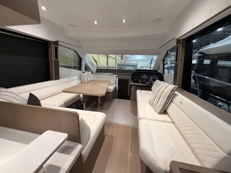 Slide: The Image of Galeon 500 FLY 2023 - 8
