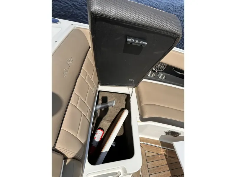 Slide: The Image of Sea Ray SLX 350 2016 - 11