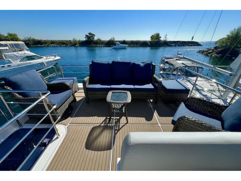 Slide: The Image of Azimut FLY 60 2024 - 11