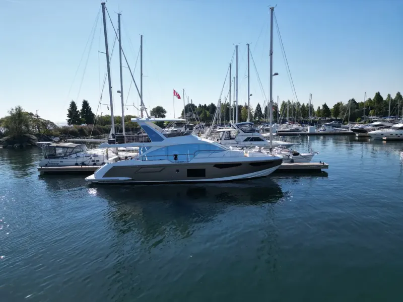 Slide: The Image of Azimut FLY 60 2024 - 2