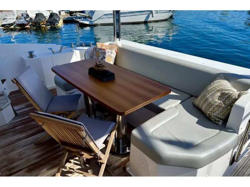 Slide: The Image of Azimut FLY 60 2024 - 29