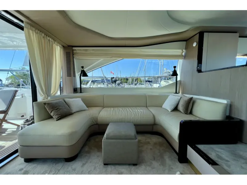 Slide: The Image of Azimut FLY 60 2024 - 31