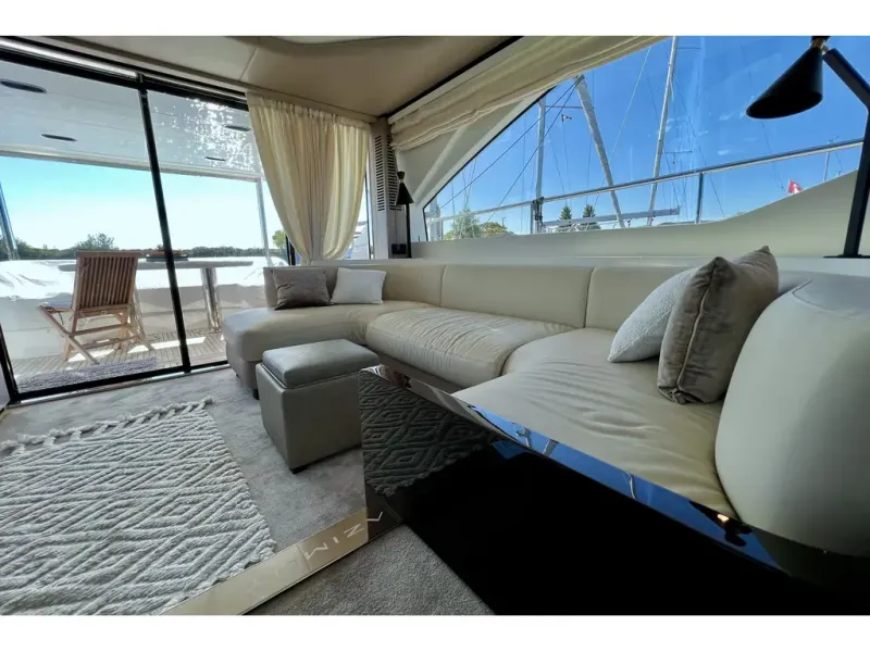 Slide: The Image of Azimut FLY 60 2024 - 33