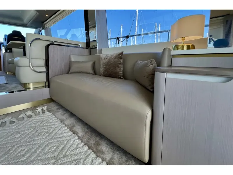 Slide: The Image of Azimut FLY 60 2024 - 35