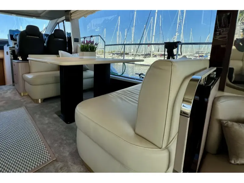 Slide: The Image of Azimut FLY 60 2024 - 38