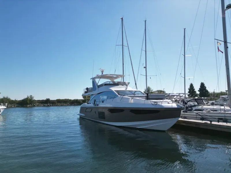 Slide: The Image of Azimut FLY 60 2024 - 4