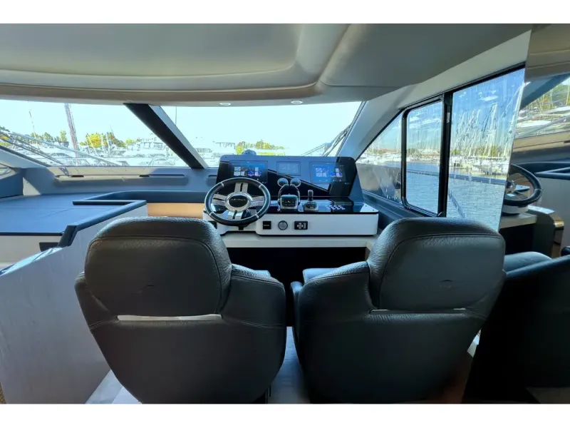 Slide: The Image of Azimut FLY 60 2024 - 49