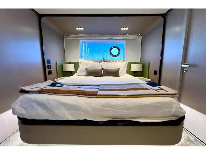 Slide: The Image of Azimut FLY 60 2024 - 51